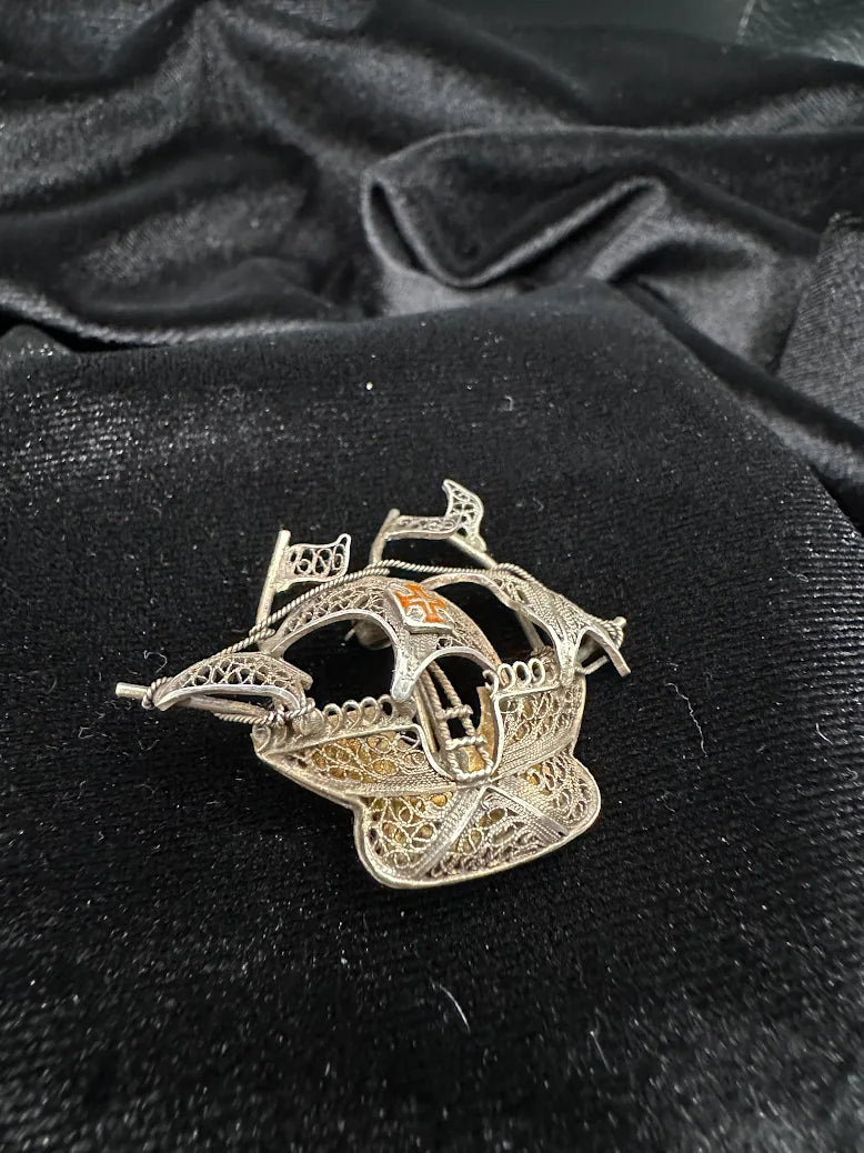 Vintage Antique Style Filigree Sailing Ship Brooch Silver Tone Nautical Galleon Maritime Pin