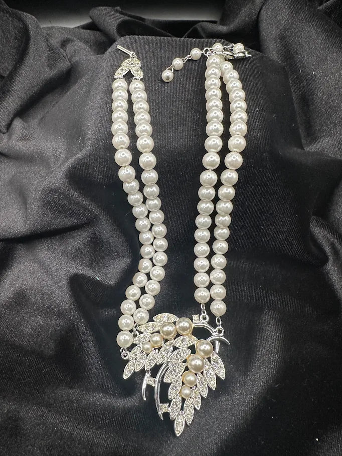 Simons Pearl Style Double Strand Necklace Silver Tone Leaf Pendant