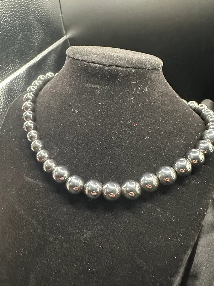 Black Peacock Pearl Style Necklace with Silver Tone Decorative Clasp